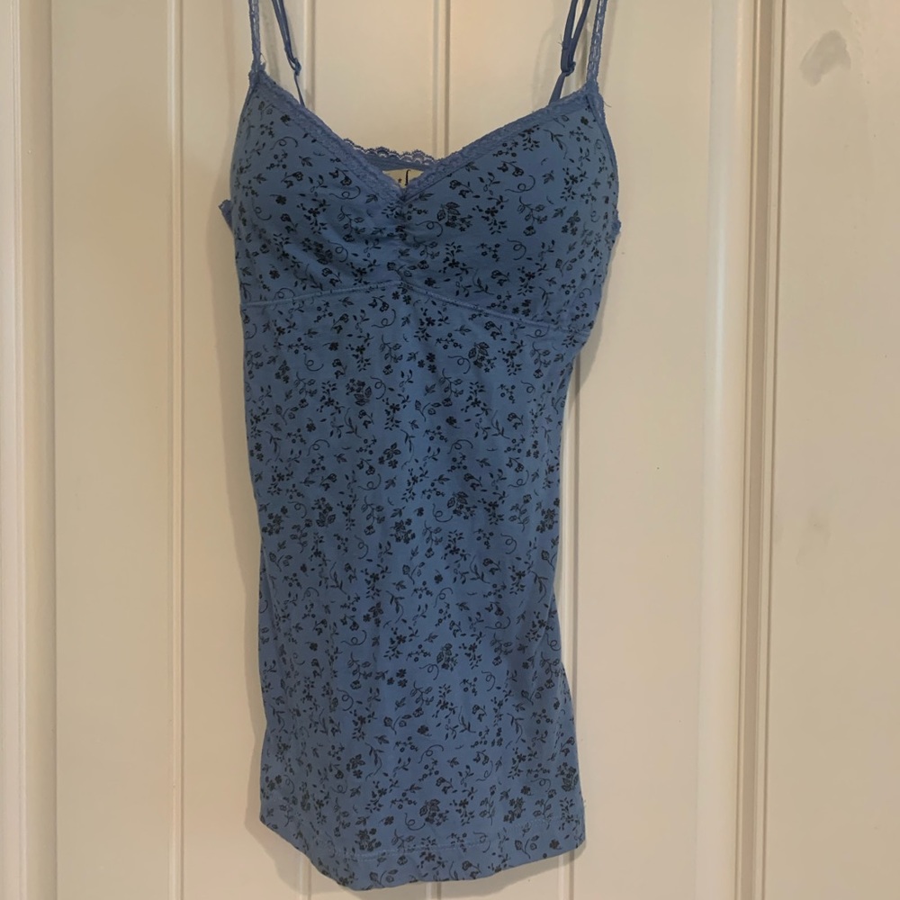 LEI blue print camisole,  size M,  has cups to the bra.